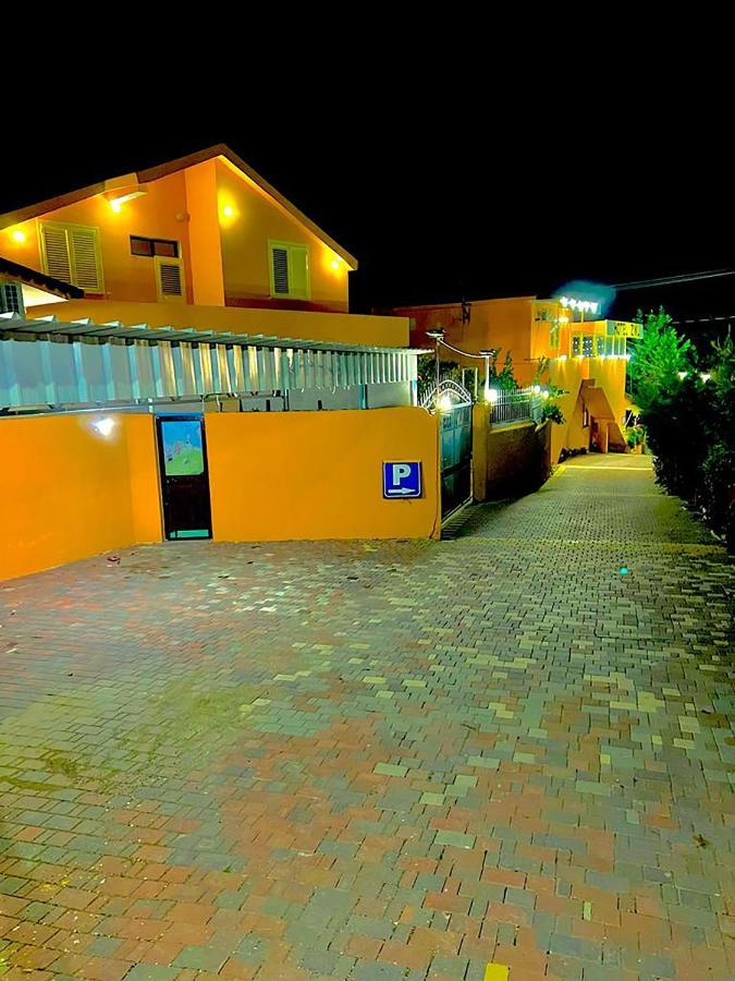 Hotel Ziku Durrës Exterior foto