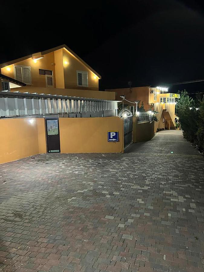 Hotel Ziku Durrës Exterior foto